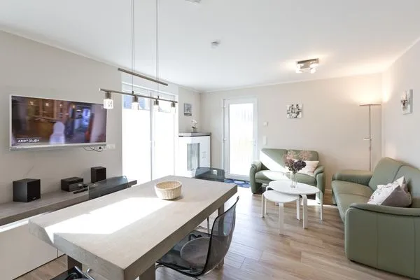 Girlitz Nest-1  Girlitz Nest