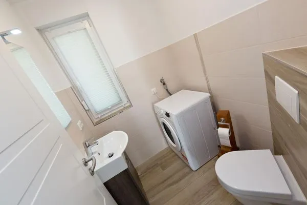 Girlitz Nest-7  Girlitz Nest