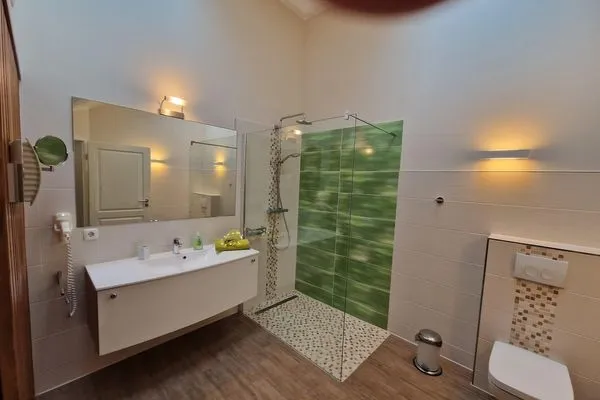 Green Eagle Lodge-10  Green Eagle Lodge