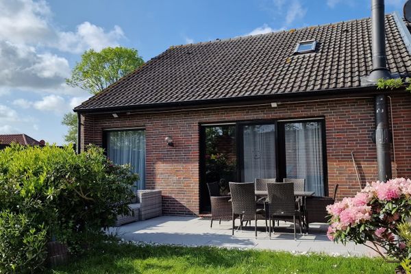  Ferienhaus Papa Wittmund - Terrasse