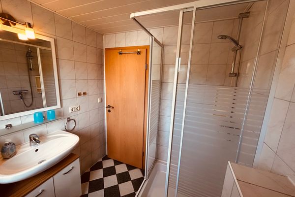  Karina II Zingst - Badezimmer
