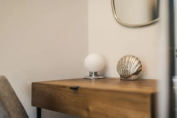 Schminktisch im Schlafzimmer Logierhaus Friedrich WE 2 - "Strandrose"