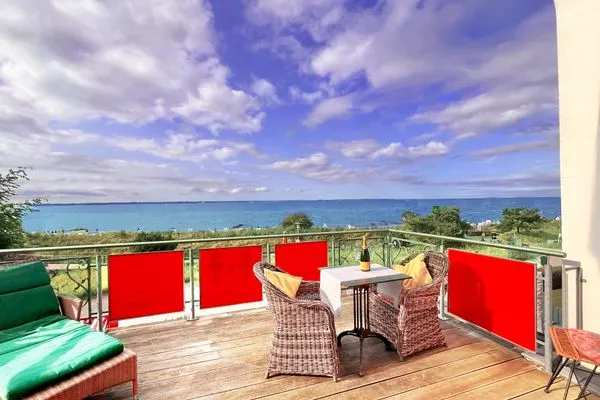 Meerblick Strandvilla Beletage - exklusive Wohnung mit einzigartigem Meer - und Hafenblick