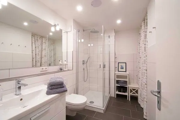 Badezimmer Haus Seeadler Ferienwohnung Strandflieder