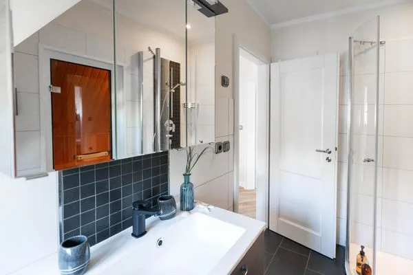 Badezimmer  Ferienhaus Haubenlerche 53 - Boddenglück