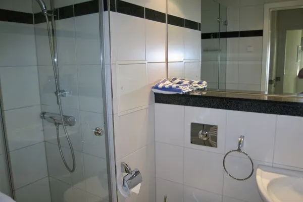 Badezimmer  Villa Marfa, Whg. 03