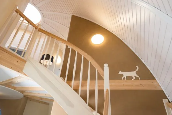Ferienhaus Solveig - Kugelhaus am Tollensesee - Treppenaufgang zum Obergeschoss -  Solveig