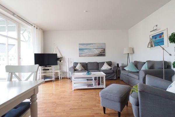 Wohnbereich mit Sofas und Sessel