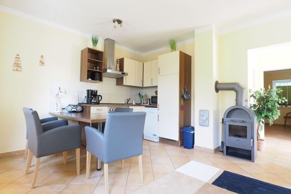 Küche und Essbereich