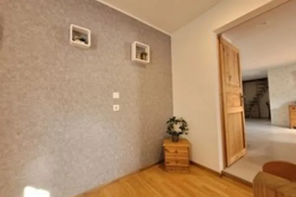   geraümige Wohnung im Grünen