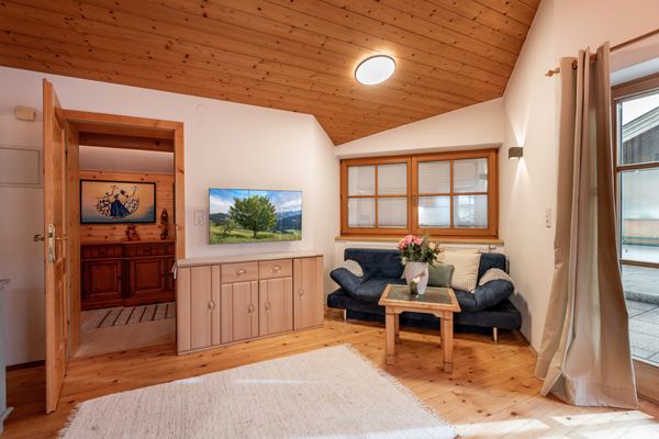  Hannes Appartement in im Zentrum von Kirchberg - by NV-Appartements Kirchberg in Tirol - Wohnzimmer