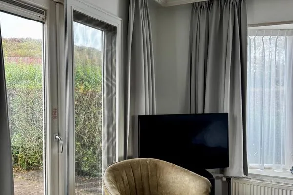  Breskens Chalet am Strandaufgang mit Zaun Haus Nr. B025