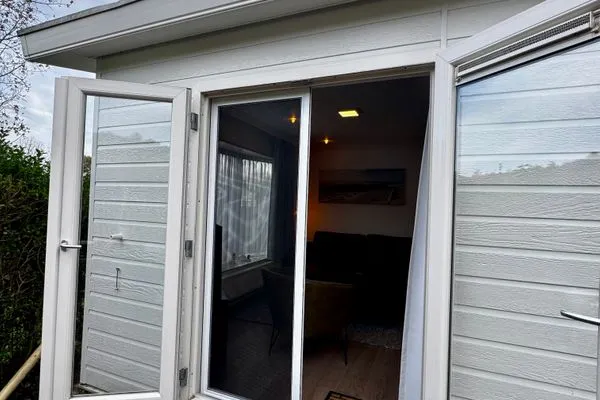  Breskens Chalet am Strandaufgang mit Zaun Haus Nr. B025