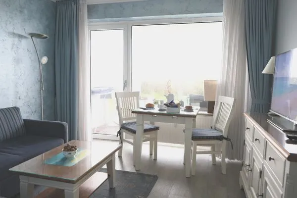 Wohnzimmer  Fernsicht 12C, EG