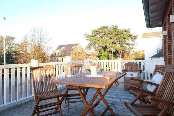 Balkon  Villa Johanna App. 3 - großzügiges Ferienappartement mit Balkon & Weitblick über den Niendorfer Hafen