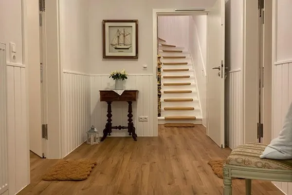   Villa Johanna  App.1 - mit zwei Balkonen & Garten - nur wenige Schritte vom Strand