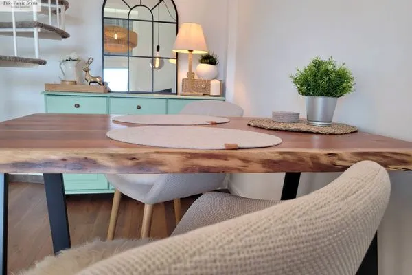 Dekoratives Detail  Auszeit in den Alpen