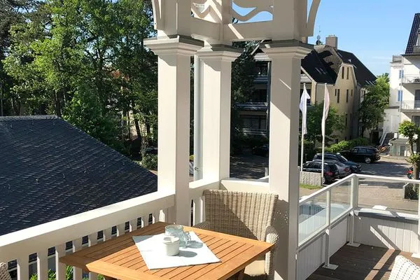 Balkon  Villa Svanen App. 2 - Frühstücken mit Blick aufs Meer - Urlaub mit einzigartigem Meerblick