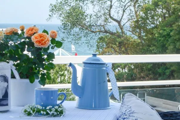 Balkon  Haus Anholt App. 38 - charmante kleine Suite mit Balkon & Teilmeerblick