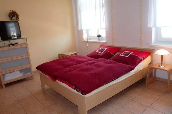   Ferienhaus mit Pool am See