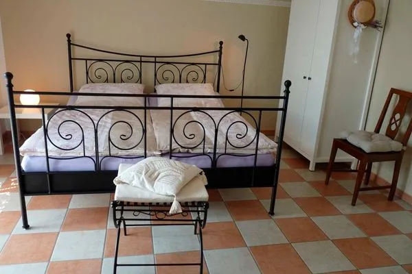   Ferienhaus mit Pool am See