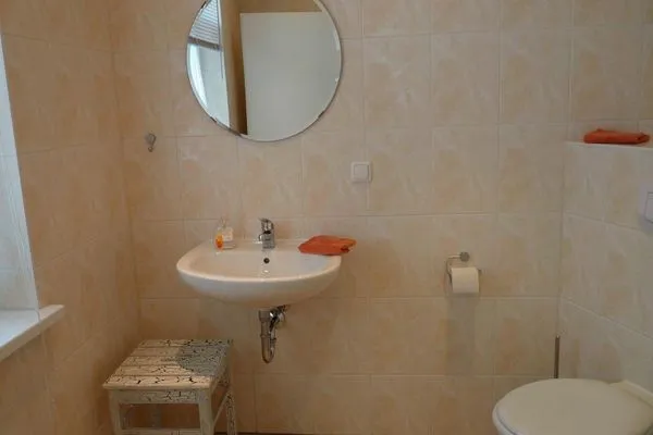   Ferienhaus mit Pool am See