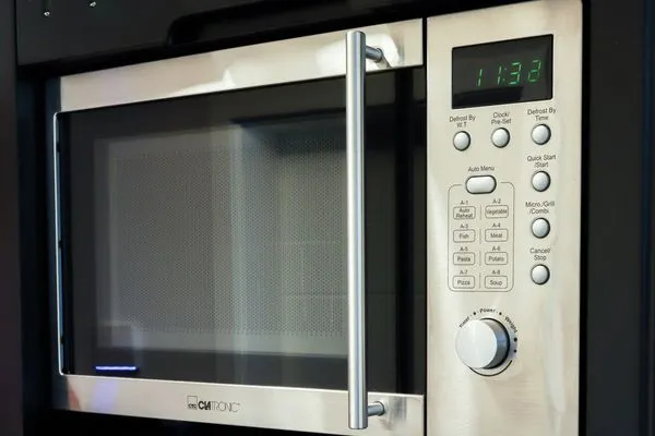 Mikrowelle, Toaster und Wasserkocher stehen für Sie bereit  Hochwertige Ferienwohnung in ruhiger Lage mit eigener Terrasse, nur 7 Gehminuten zum Strand entfernt