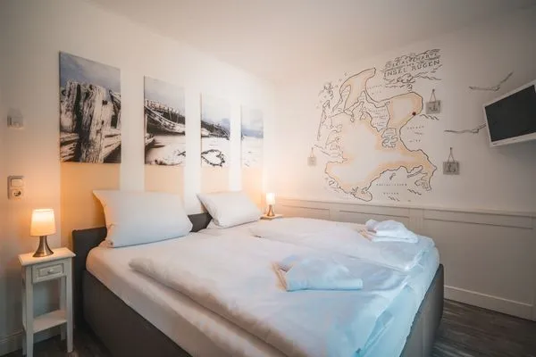 Schlafzimmer  Villa Friede-Marie, App. Ostseeweitblick - mit traumhaften Meerblick