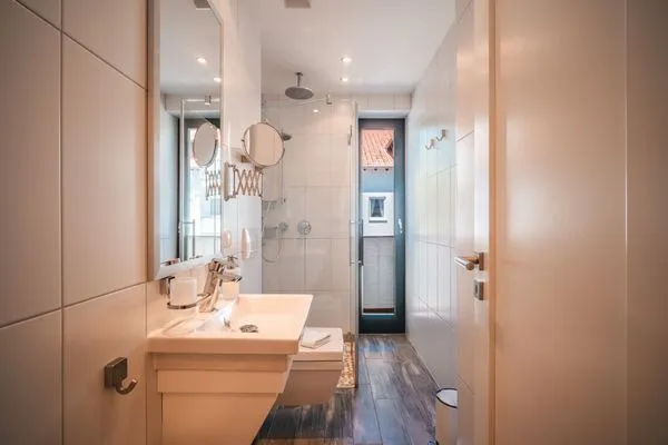 Badezimmer  Villa Friede-Marie, App. Ostseeweitblick - mit traumhaften Meerblick