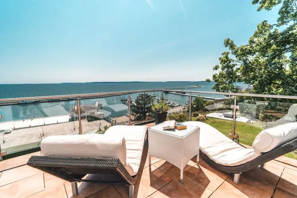 Hauptansicht  Villa Friede-Marie, App. Ostseeweitblick - mit traumhaften Meerblick