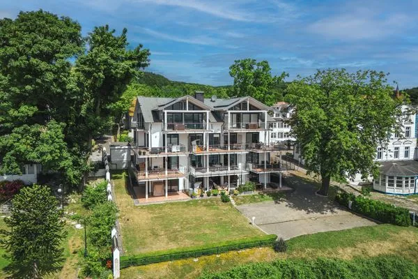 Vogelperspektive  Villa Friede-Marie, App. Svea mit Hafen-Ostsee-Blick