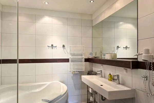 Badezimmer  Villa Friede-Marie, Penthouse Lenea - herrlicher Meerblick über die Ostsee