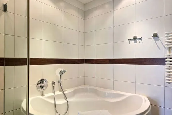 Badezimmer  Villa Friede-Marie, Penthouse Lenea - herrlicher Meerblick über die Ostsee