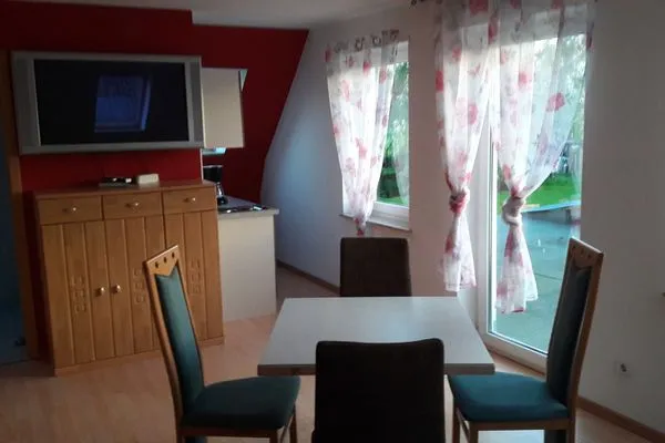   200 m zum Achterwasser