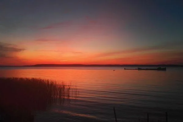   200 m zum Achterwasser