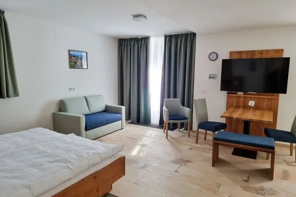 Wohnzimmer  Appartement 2 mit Terrasse