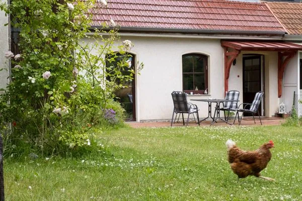 Fassade / Eingang  Familienhaus Sonne - mit Gartengrundstück