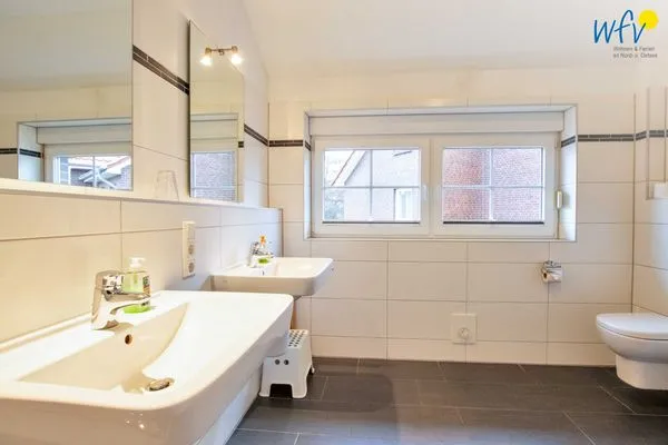 Badezimmer Ferienhaus Upholmstraße 105a Röverland