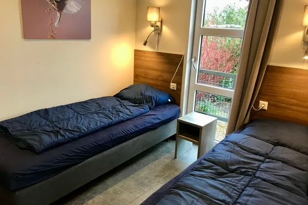  Marina Strandbad Chalet Waterlijn mit Zaun Haus Nr. 91