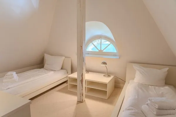 Schlafzimmer 3 OG  Ashley