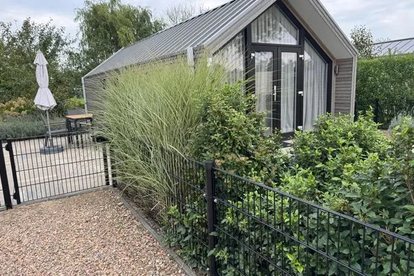  Marina Strandbad Chalet IJsselNest mit Zaun Haus Nr. 416