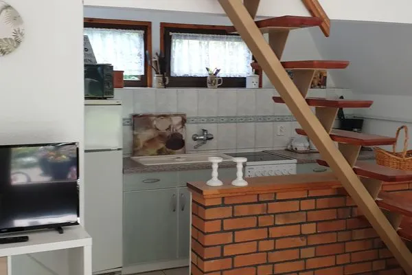   Ferienhaus mit Pool am See