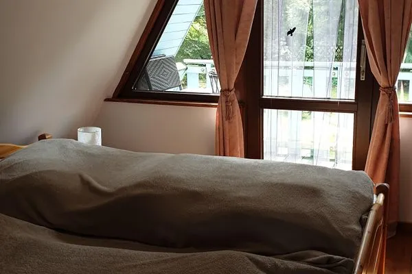   Ferienhaus mit Pool am See