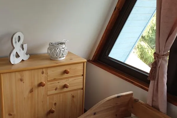   Ferienhaus mit Pool am See