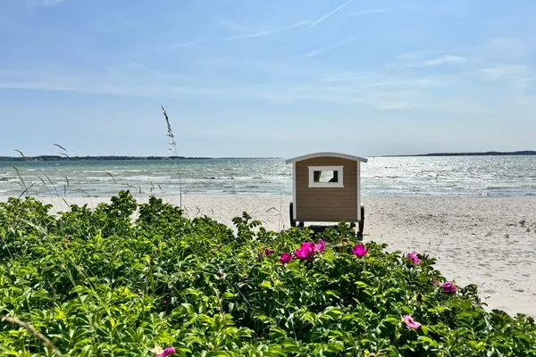 Kurstrand in Holnis mit DLRG Station  Immi's Hus