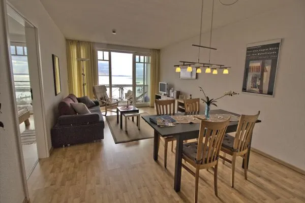 Wohnzimmer  Villa Prinz Heinrich - App.3 mit Balkon und Ostseeblick