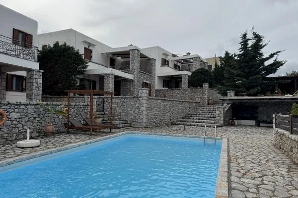 Pool  Jassemi Studio