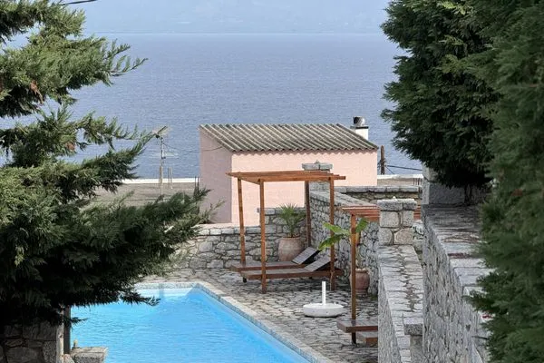 Pool  Jassemi Studio