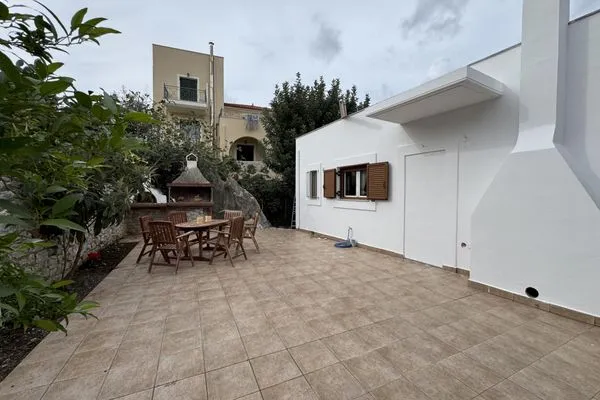 Terrace  Jassemi Studio