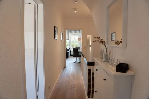 Flur EG  Lister Tor 14